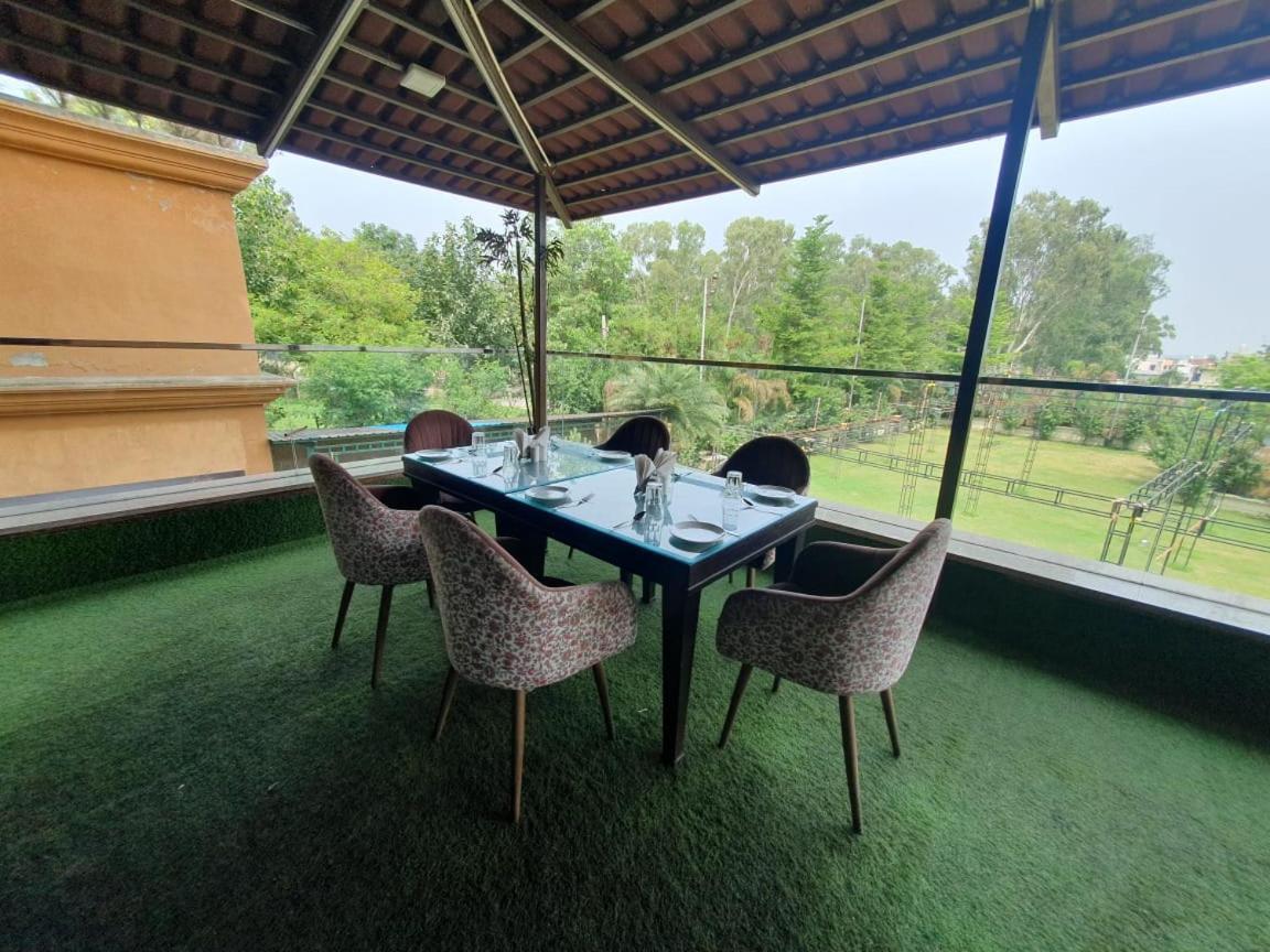 Akash Hotel Managed By Jk Hotels & Resorts Kathua Exteriér fotografie